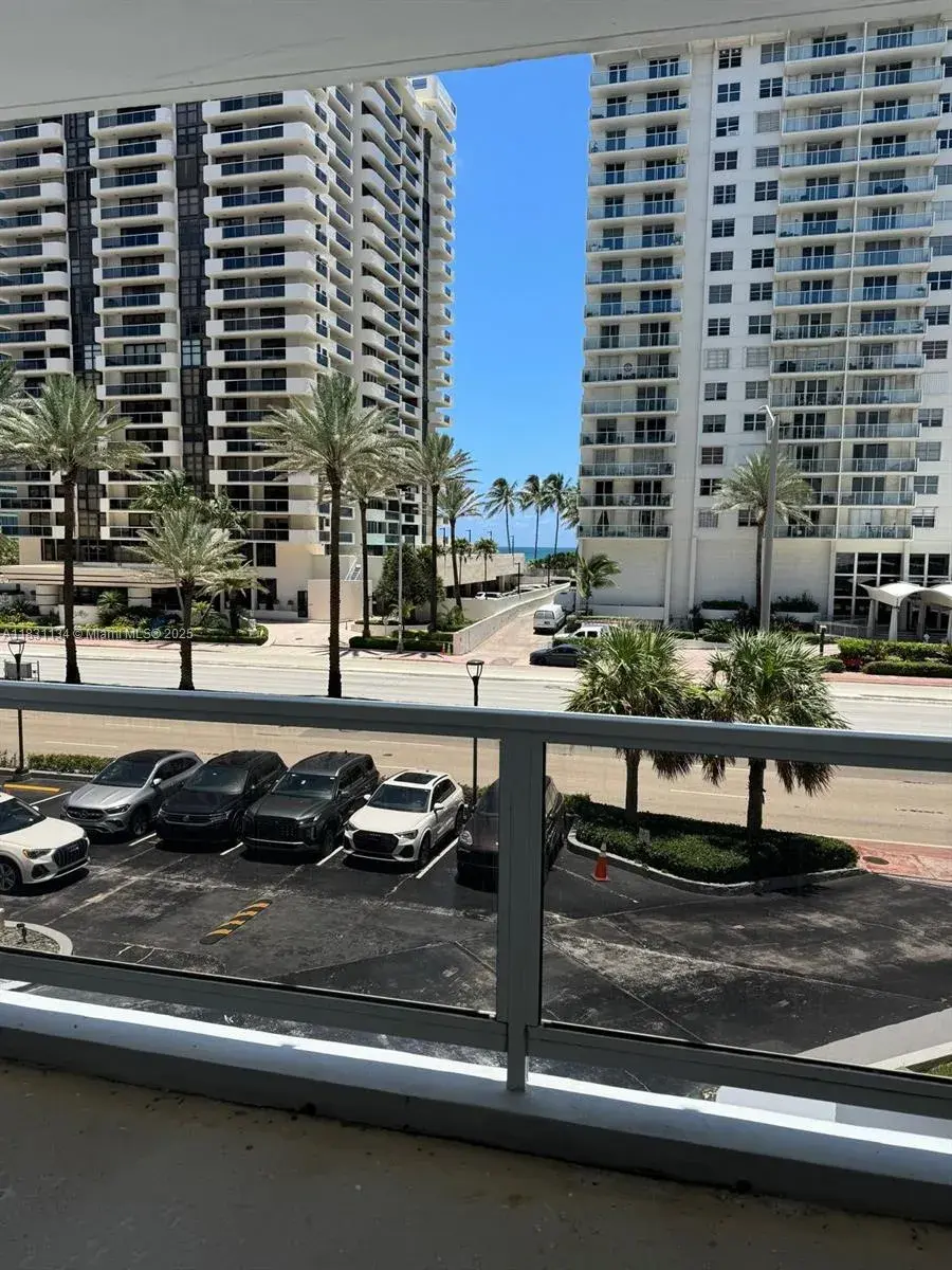 2 bedroom 2 bath for rent at 5700 Collins Ave # 3C, Miami Beach FL 33140
