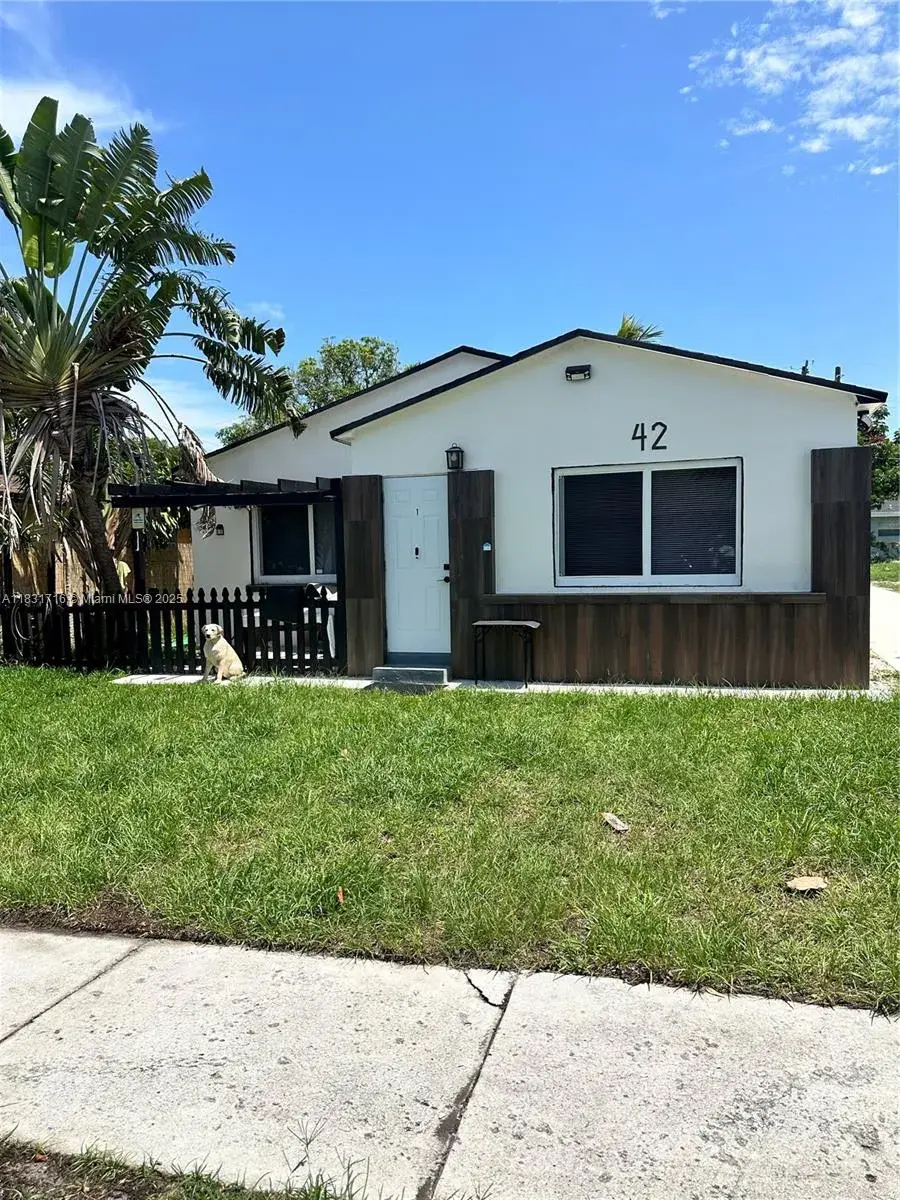 6 bedroom 4 bath Residential for sale at 42 SE 10th Ter, Dania Beach FL 33004