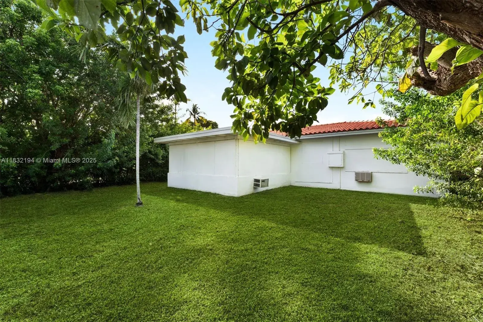 330 N Shore Dr, Miami Beach FL 33141