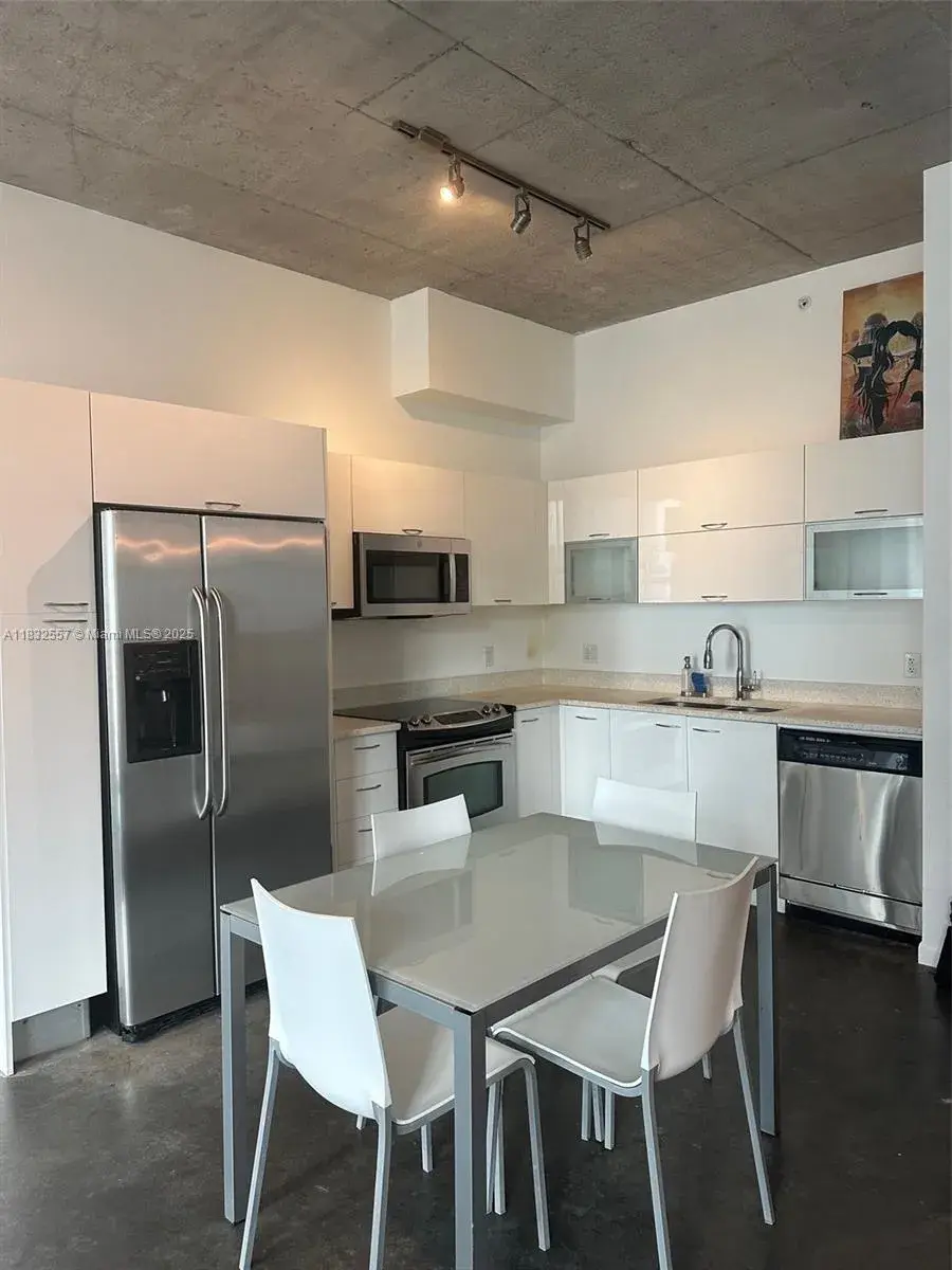 133 NE 2 AV # 1503, Miami FL 33132