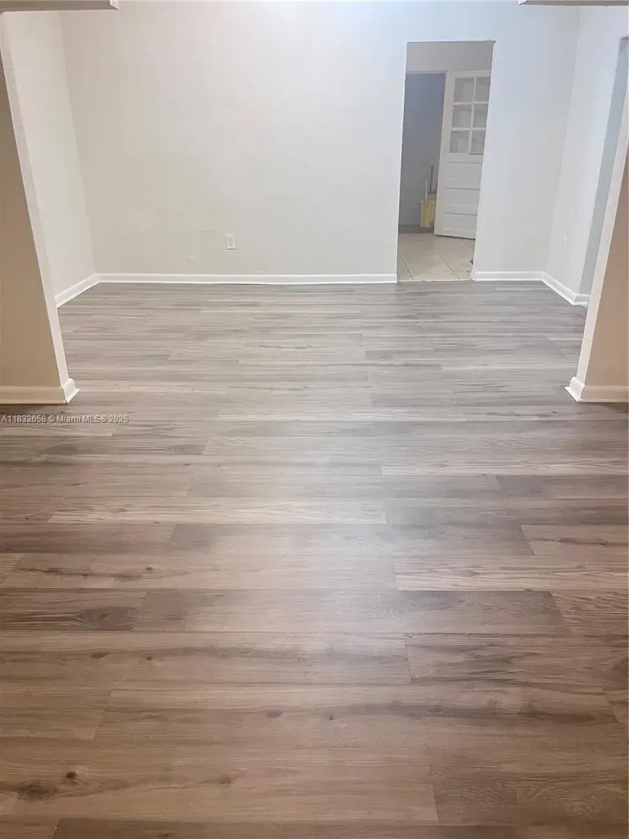 1927 NW 64 st, Miami FL 33147