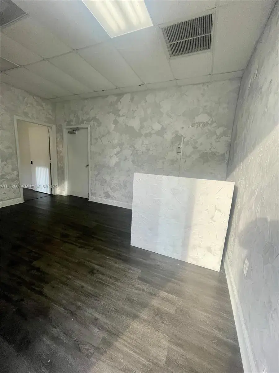 6342 NW 99th Ave, Doral FL 33178