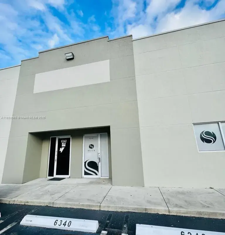 6342 NW 99th Ave, Doral FL 33178