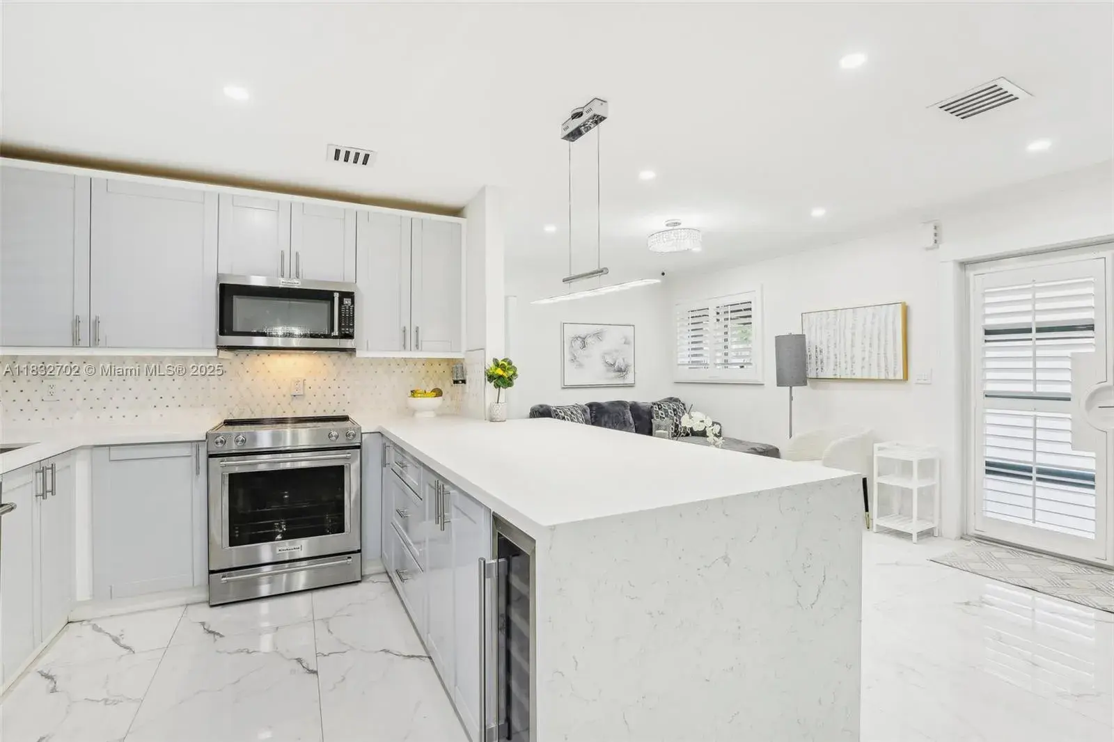 3 bedroom 2 bath Residential for sale at 2550 SW 68th Ave, Miami FL 33155