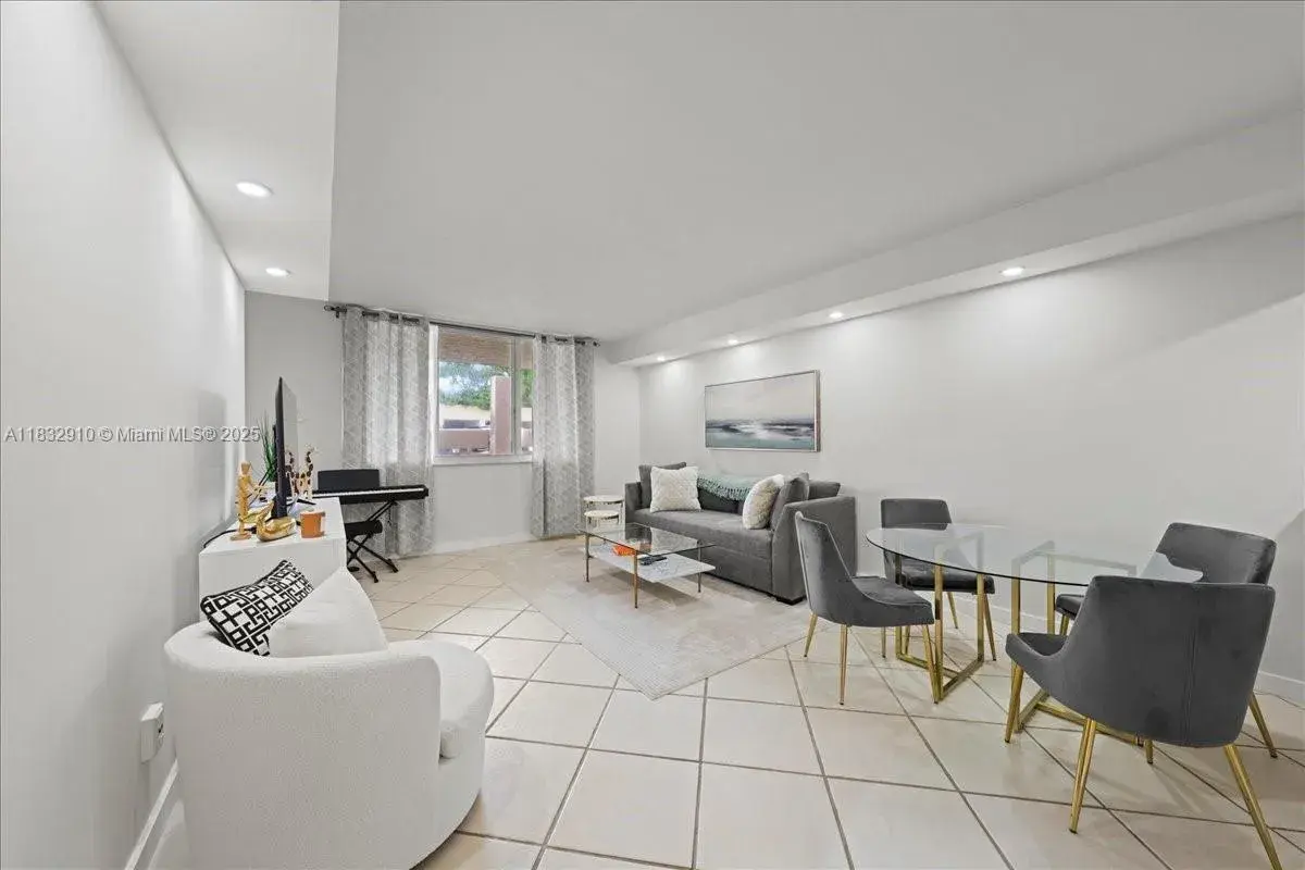 1 bedroom 1 bath Residential for sale at 540 Brickell Key Dr # 412, Miami FL 33131