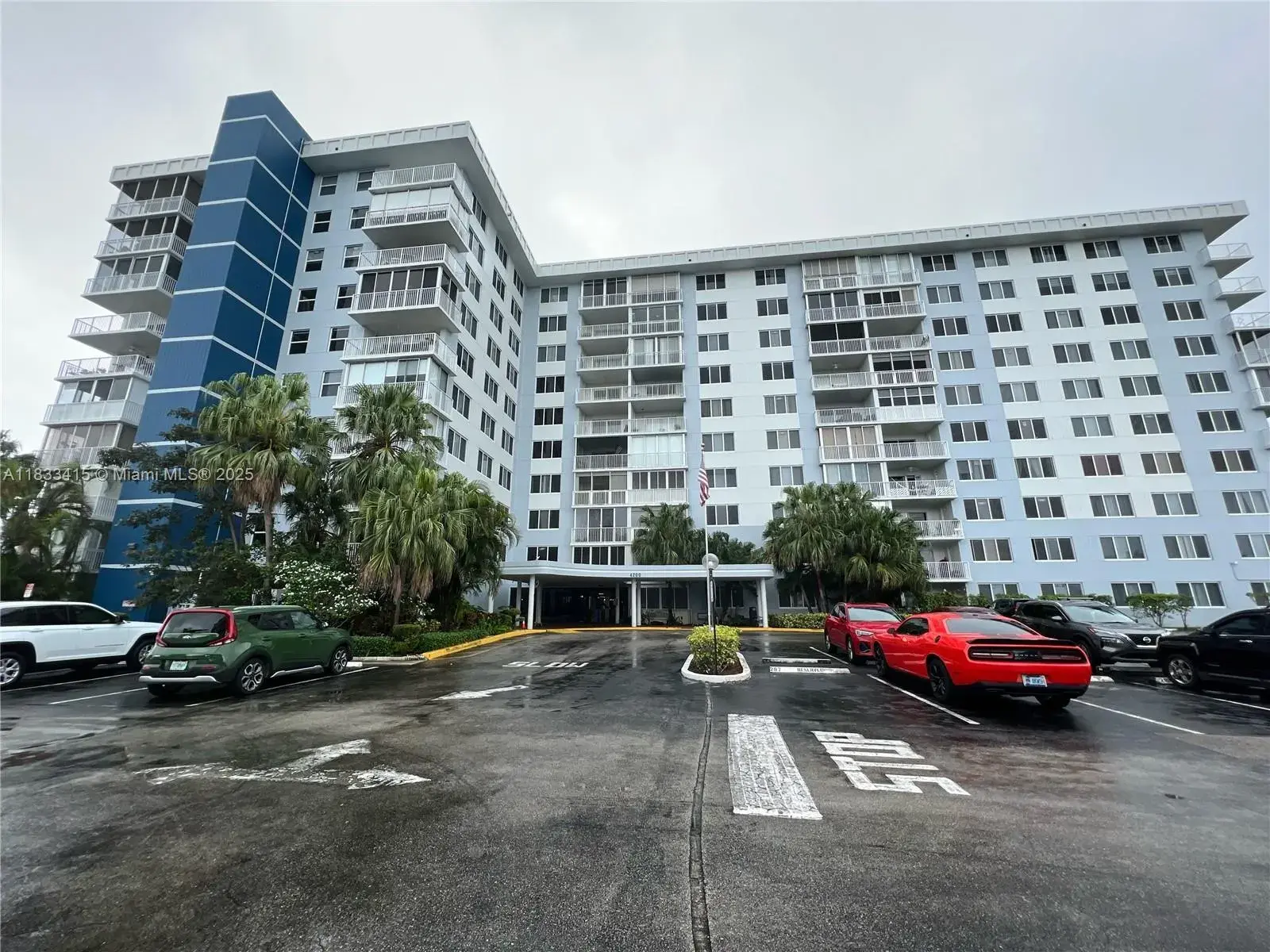 2 bedroom 2 bath Residential Lease for rent at 4200 Hillcrest Dr # 900, Hollywood FL 33021