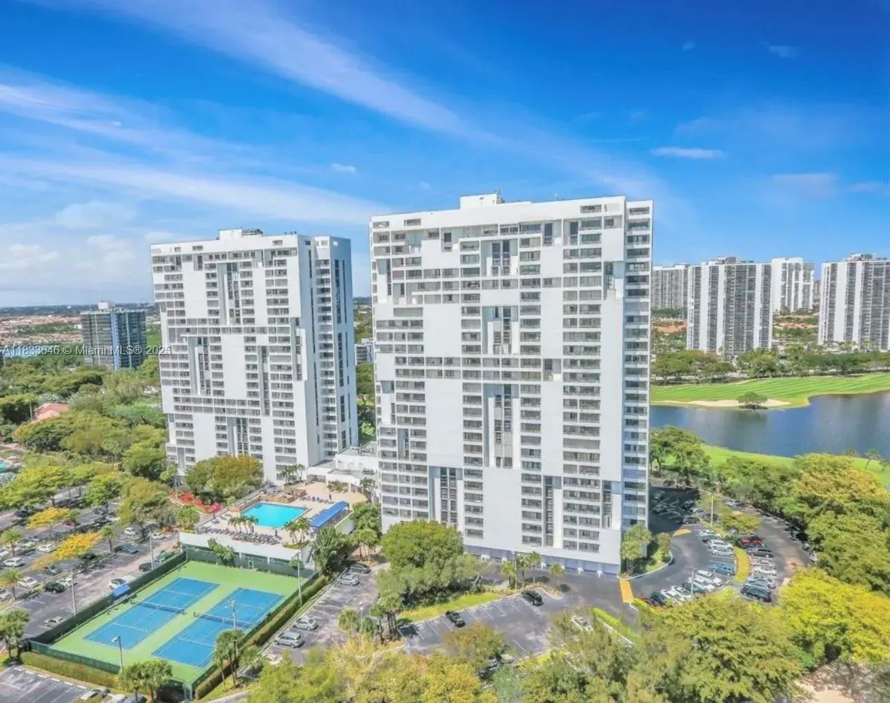 2 bedroom 2 bath Residential for sale at 20225 NE 34th Ct # 614, Aventura FL 33180