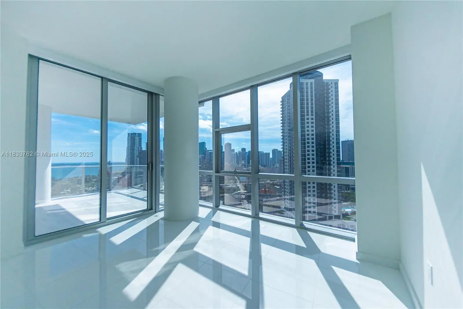 851 NE 1st Ave # 2211, Miami FL 33132