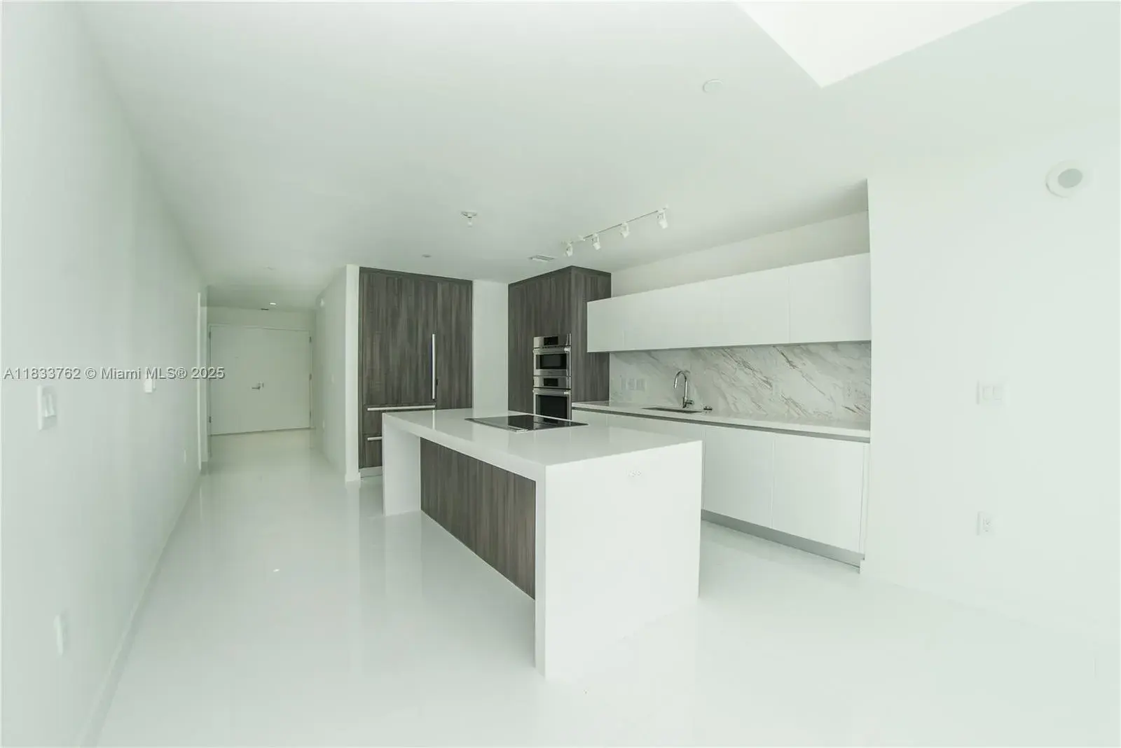 851 NE 1st Ave # 2211, Miami FL 33132