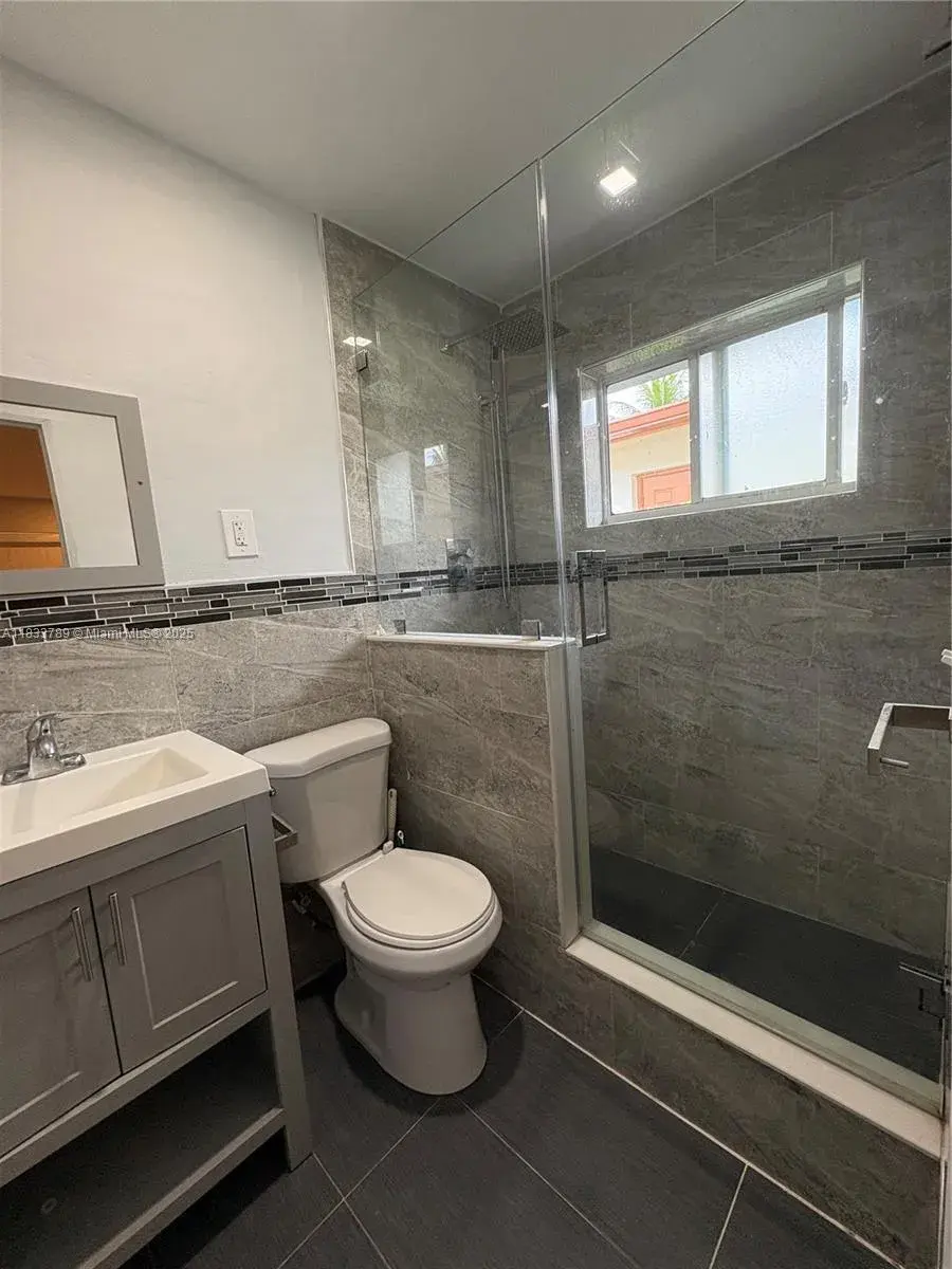 1134 NW 6th Ave # 2, Fort Lauderdale FL 33311