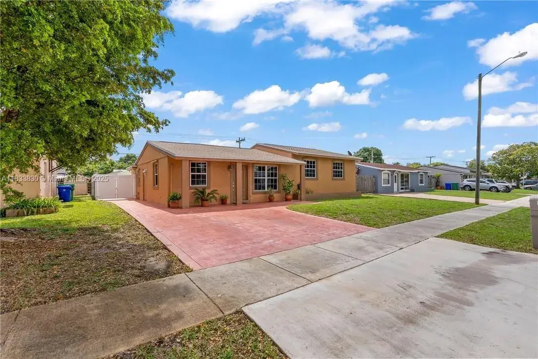 3 bedroom 2 bath Residential Lease for rent at 1660 SW 47th Ave, Fort Lauderdale FL 33317