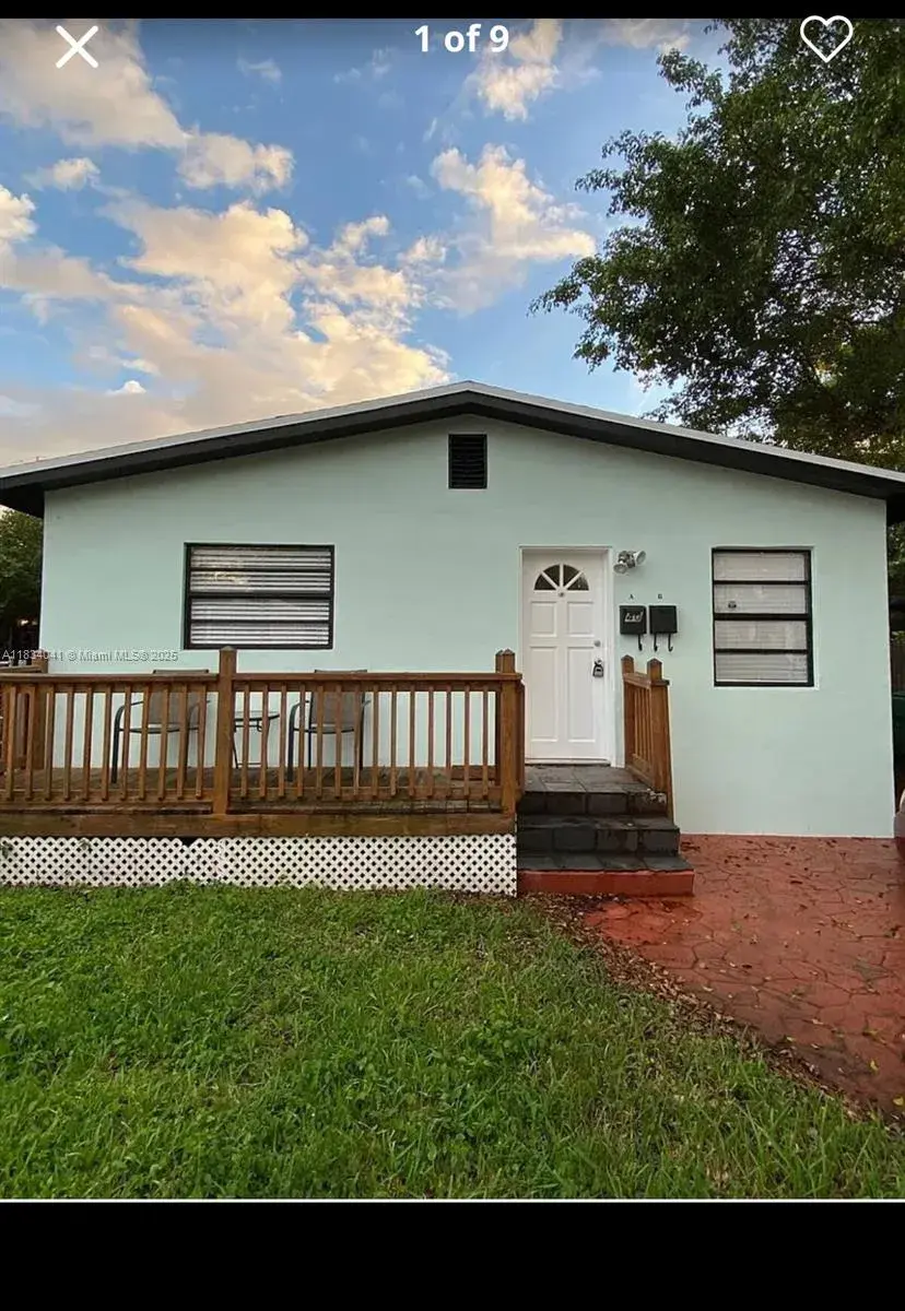 2 bedroom 2 bath Residential Lease for rent at 40 SE 12th St # 1, Dania Beach FL 33004