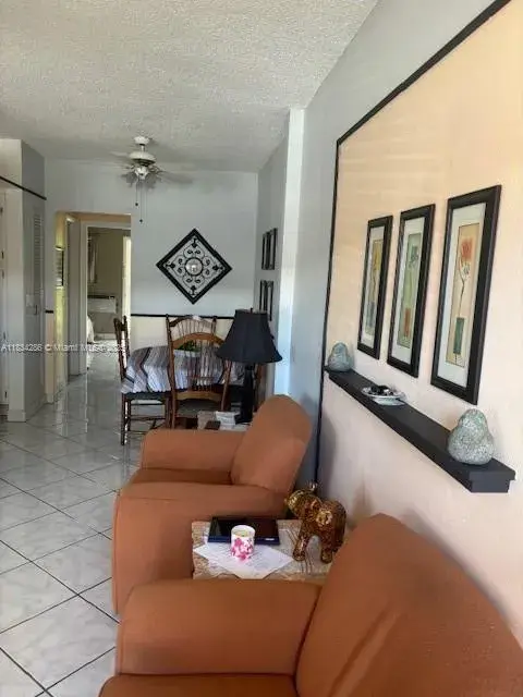 900 SW 11th Ave # 4C, Hallandale Beach FL 33009