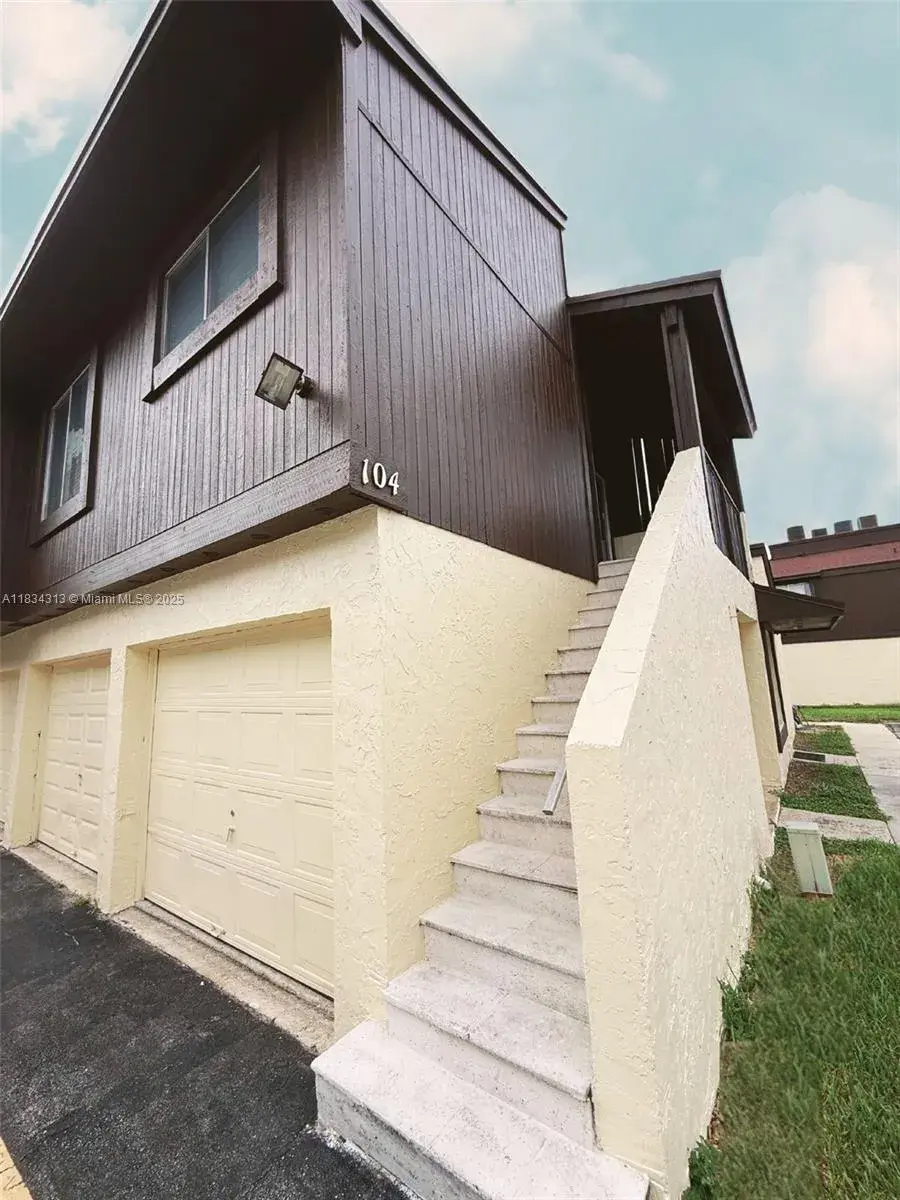 2 bedroom 1 bath Residential for sale at 5344 Bosque Ln # 104, West Palm Beach FL 33415