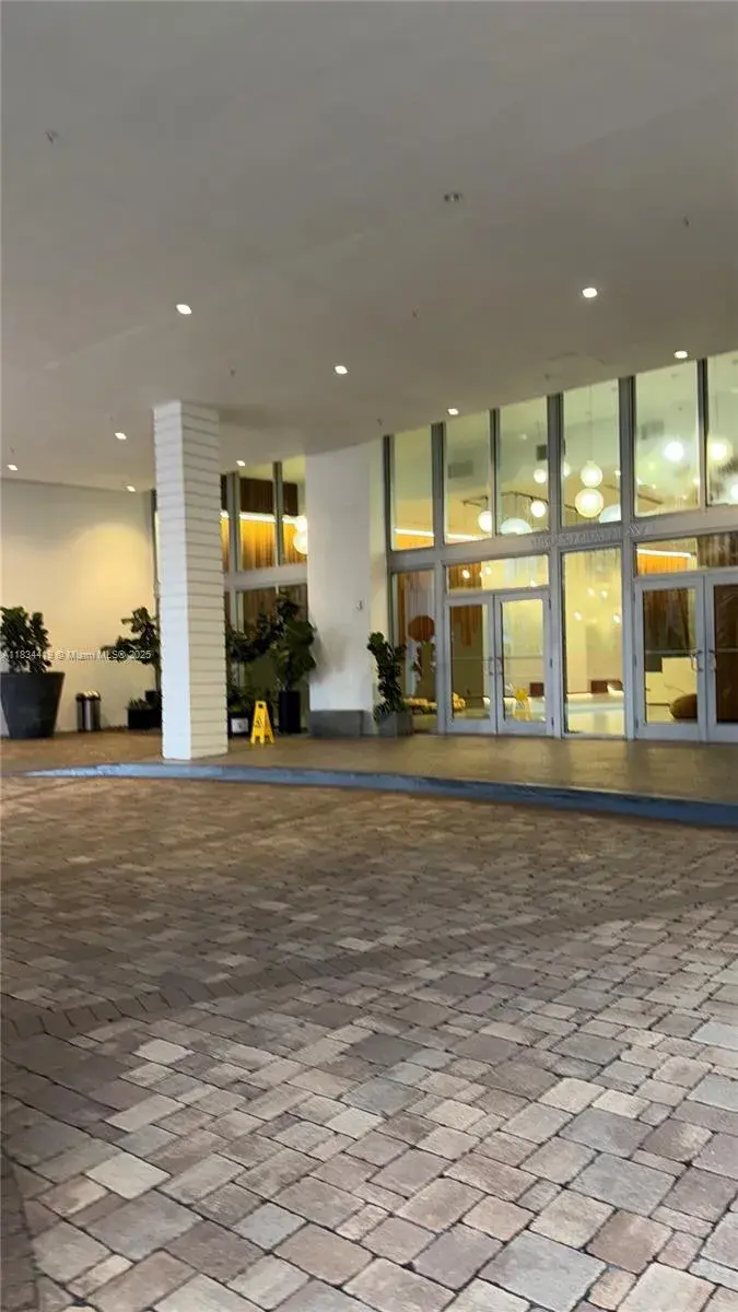 350 S Miami Ave # 303, Miami FL 33130