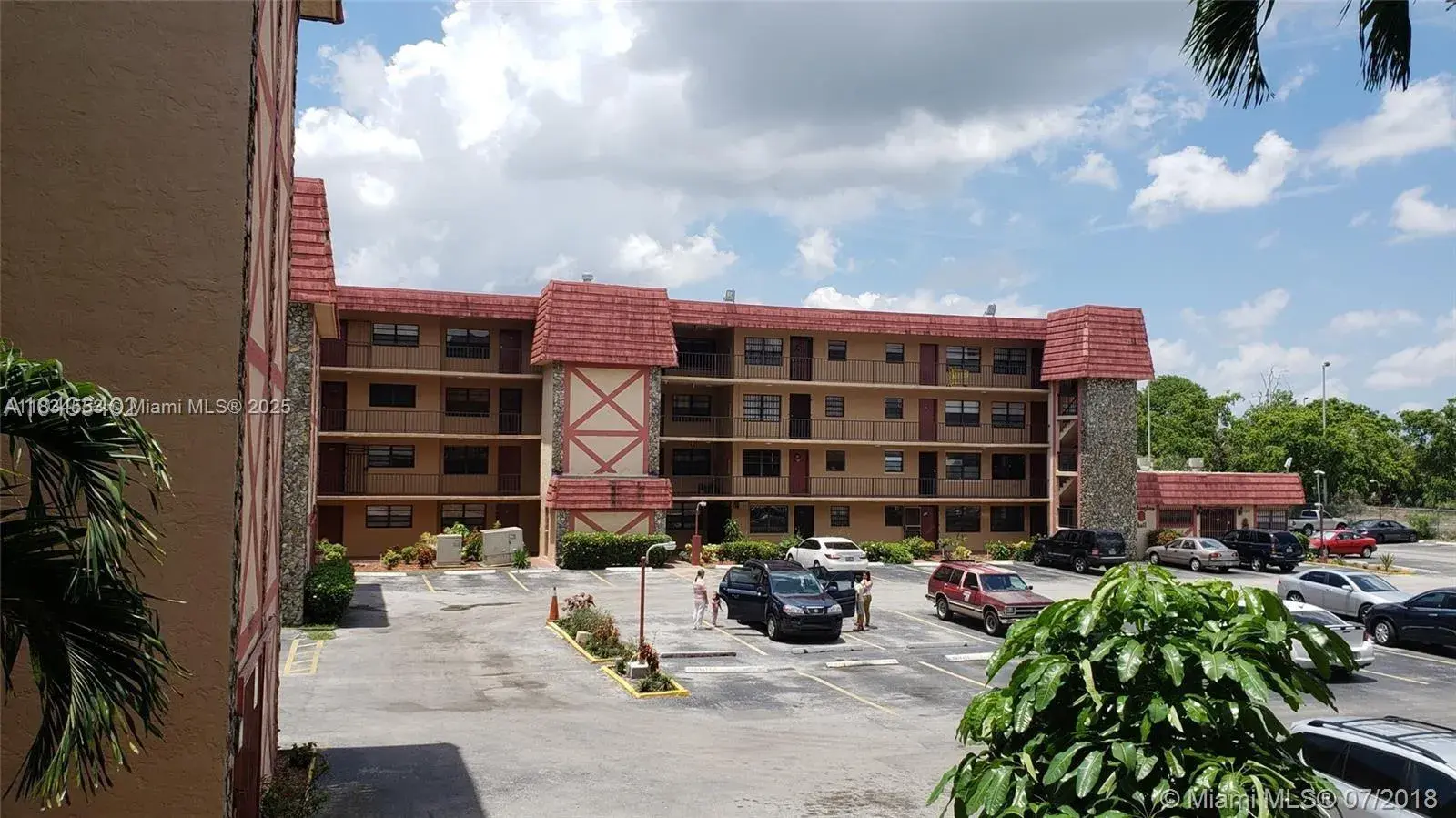 3 bedroom 2 bath Residential for sale at 1325 W 68th St # 214, Hialeah FL 33014