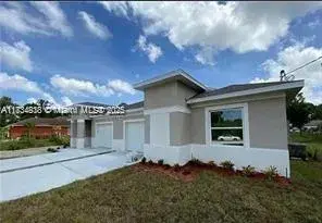 6 bedroom 4 bath Residential for sale at 117-119 Meadow, Lehigh Acres FL 33973