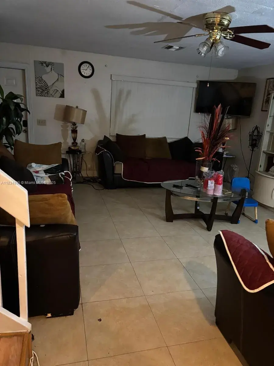 1203 Sussex Dr, North Lauderdale FL 33068