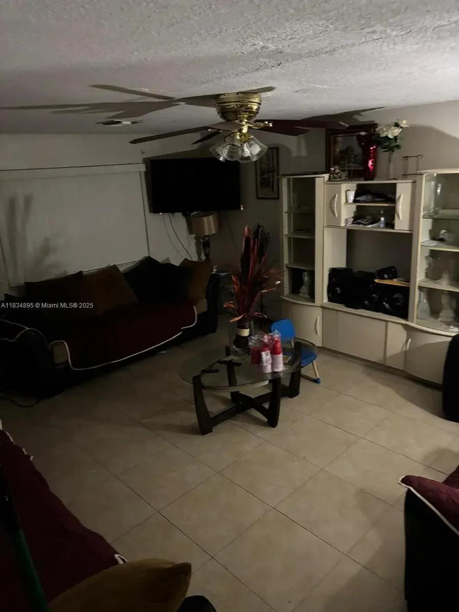 1203 Sussex Dr, North Lauderdale FL 33068