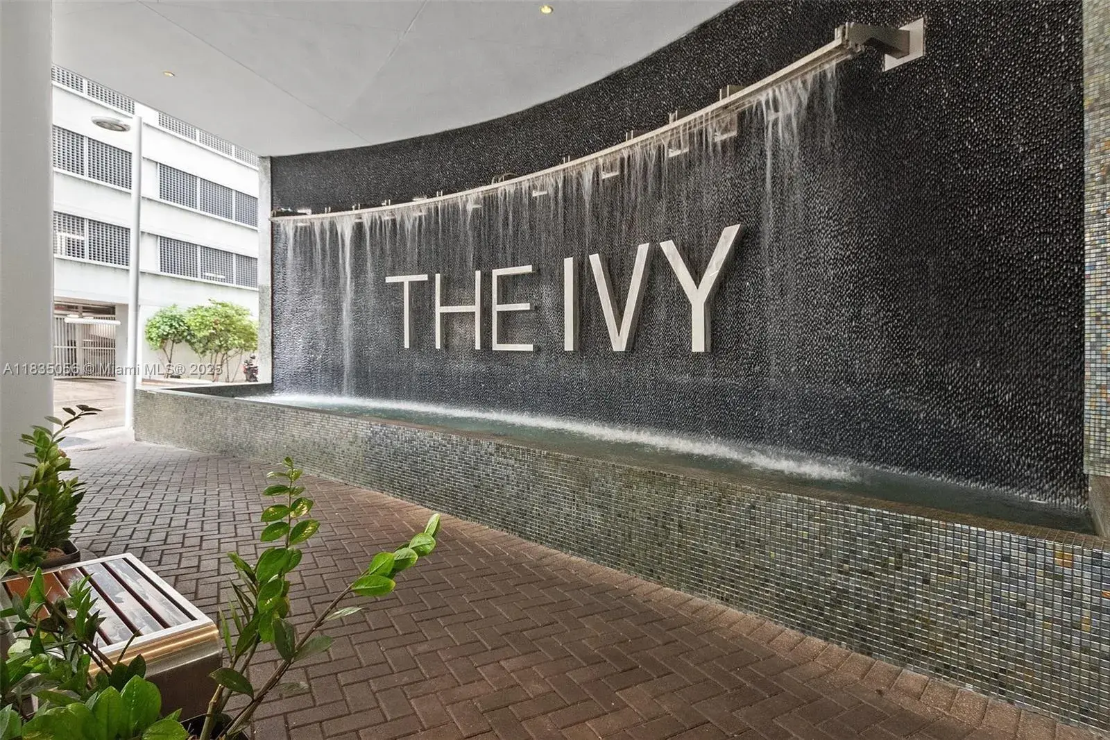 2 bedroom 2 bath Residential for sale at 90 SW 3rd St # 3810, Miami FL 33130