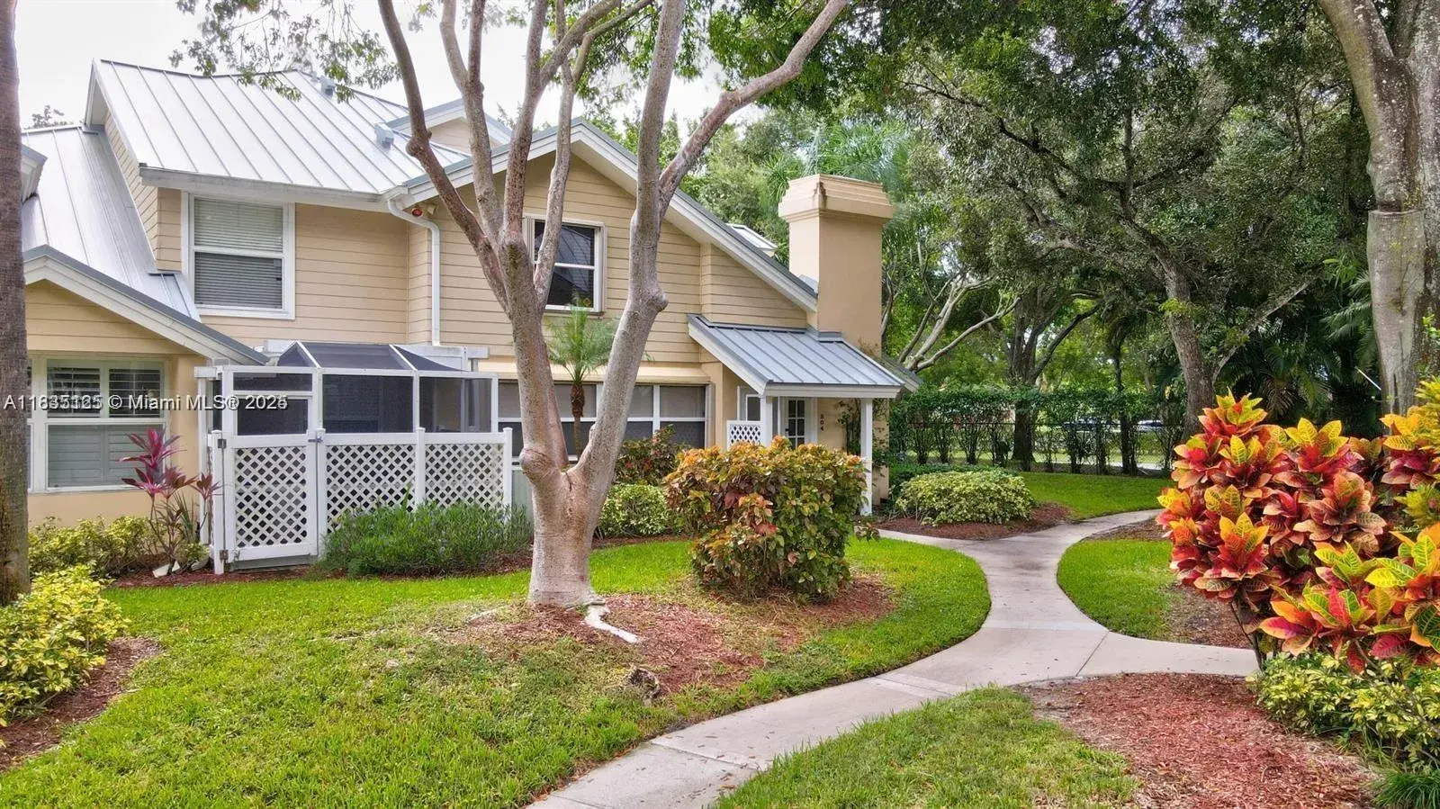 3 bedroom 2 bath Residential for sale at 304 Andover, Boynton Beach FL 33436