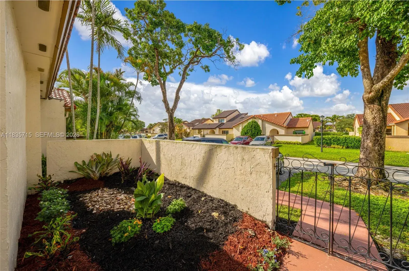 6637 NW 181st Ln, Hialeah FL 33015