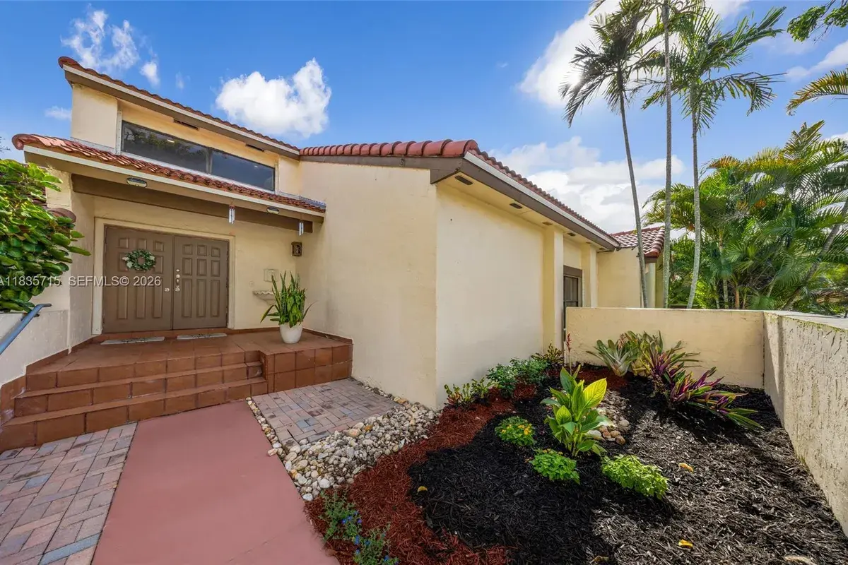 6637 NW 181st Ln, Hialeah FL 33015