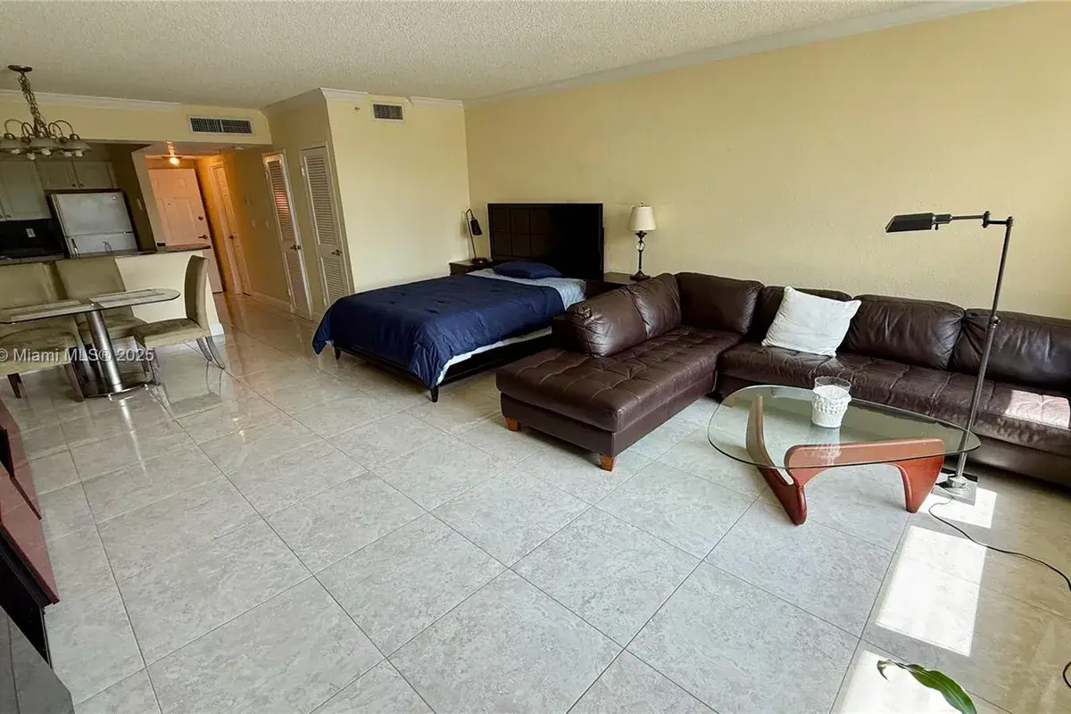 2501 S Ocean Dr # 427, Hollywood FL 33019