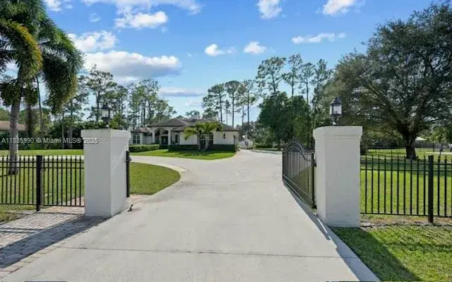 16368 Valencia Blvd, Loxahatchee FL 33470