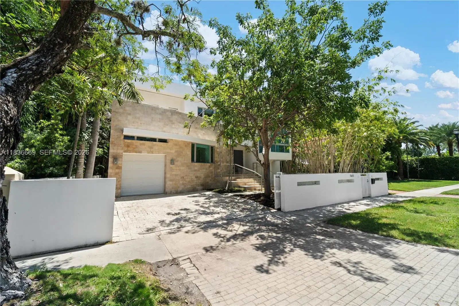 5625 N Bay Rd, Miami Beach FL 33140