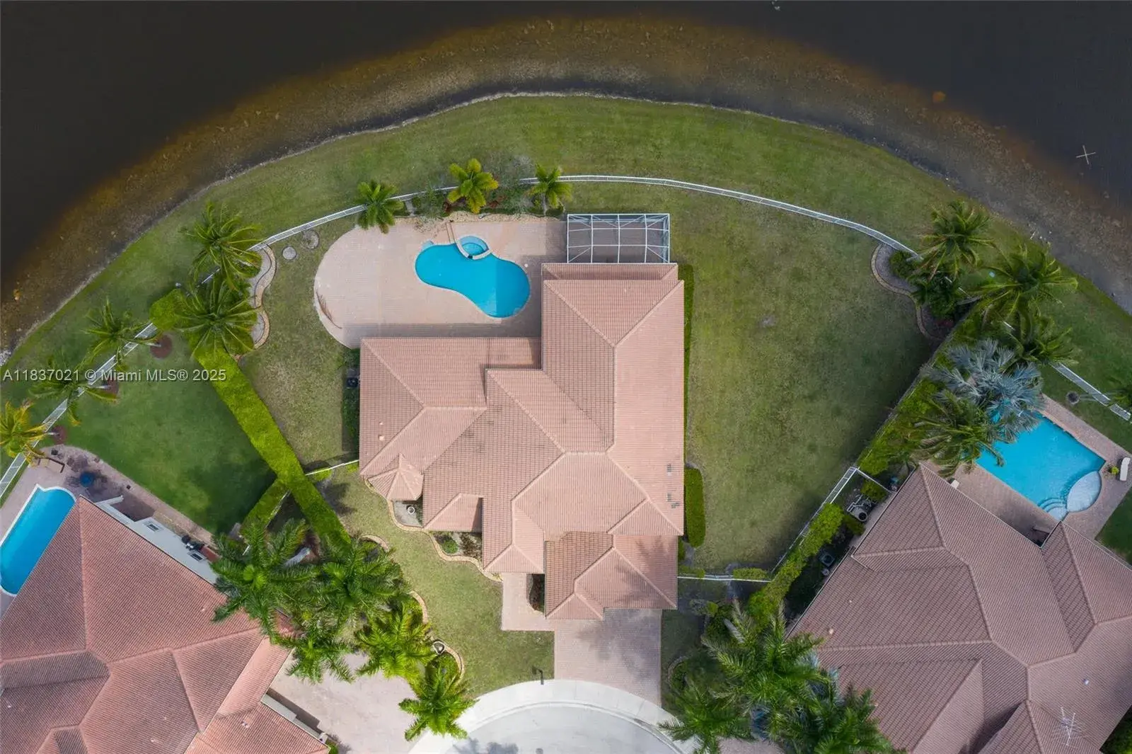 934 Gulfstream Ct, Weston FL 33327