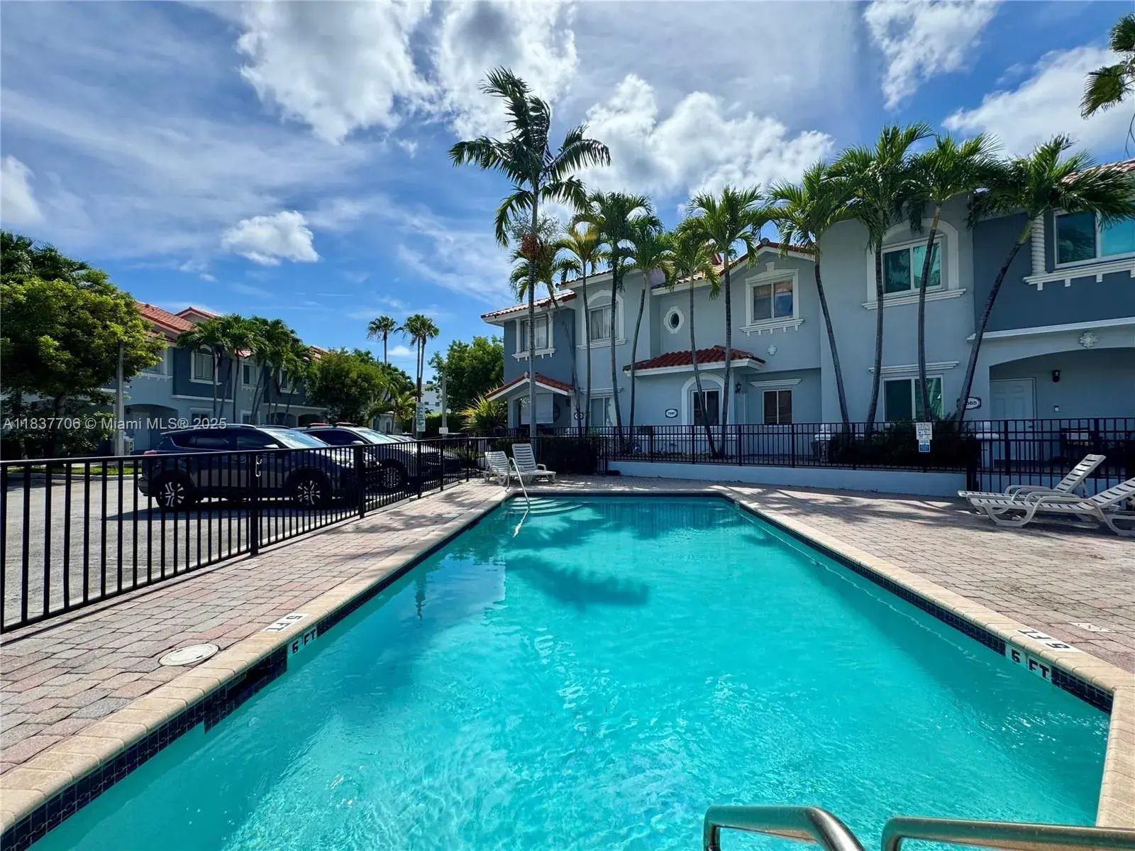 2 bedroom 1 bath for sale at 11667 NE 18th Dr # 11667, North Miami FL 33181
