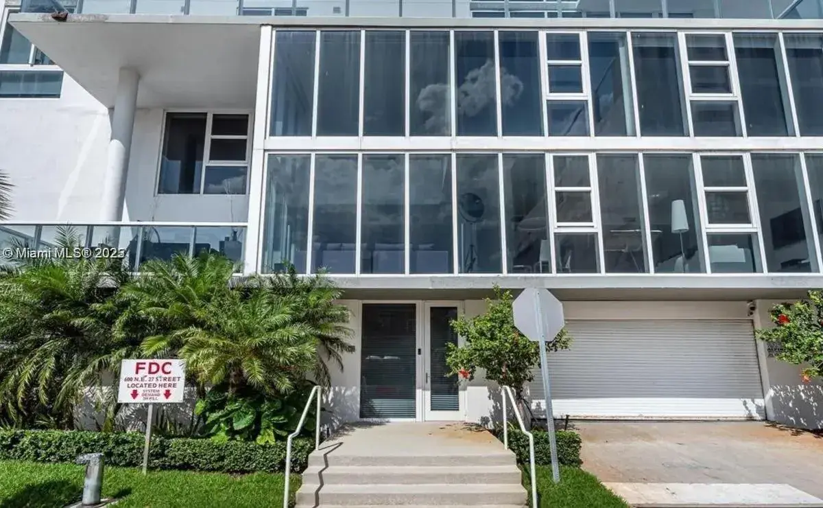 600 NE 27th St # 105, Miami FL 33137