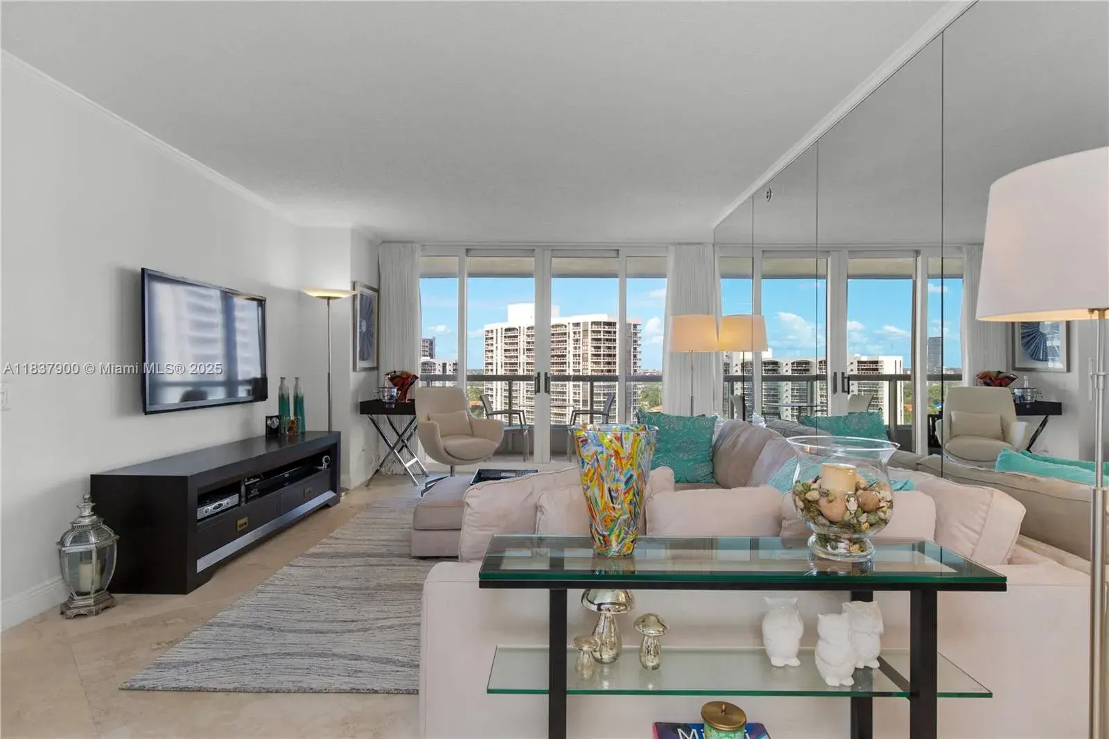 2 bedroom 2 bath Residential for sale at 21055 Yacht Club Dr # 1504, Aventura FL 33180