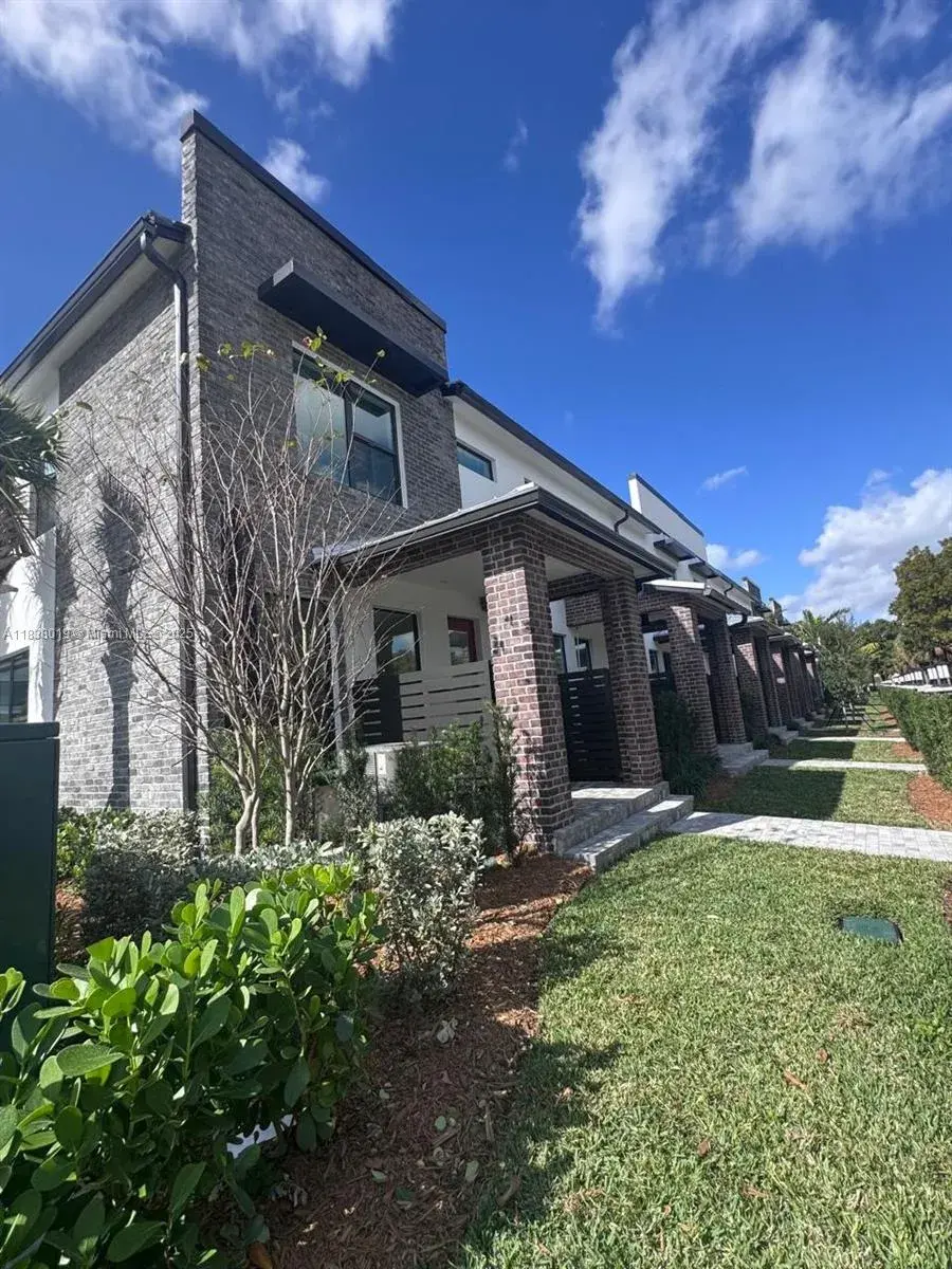 750 NW 82nd Ter, Plantation FL 33324