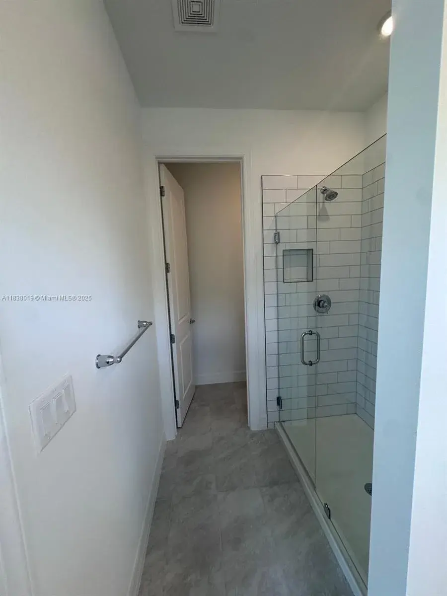 750 NW 82nd Ter, Plantation FL 33324