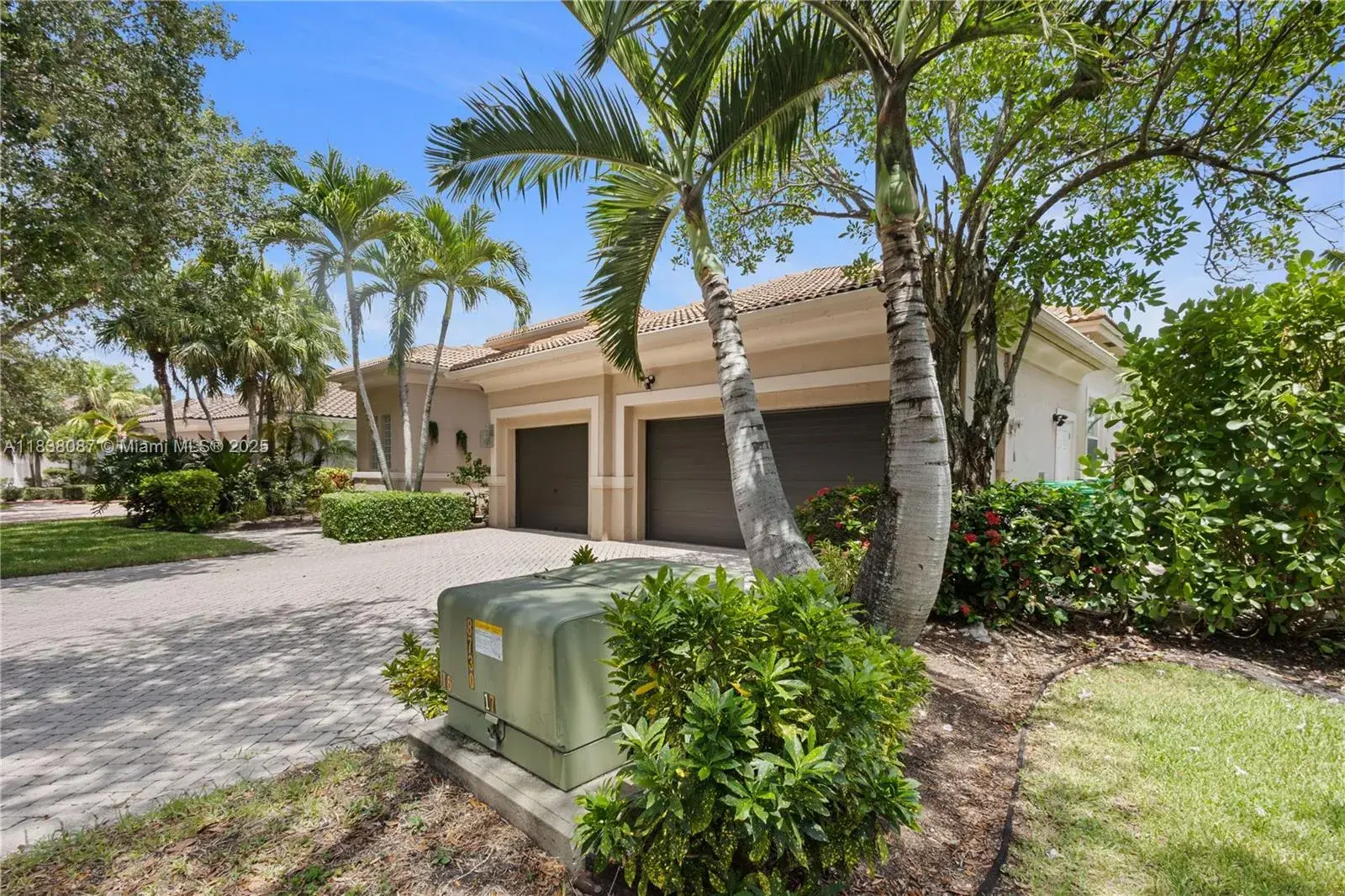 932 NW 123rd Dr, Coral Springs FL 33071