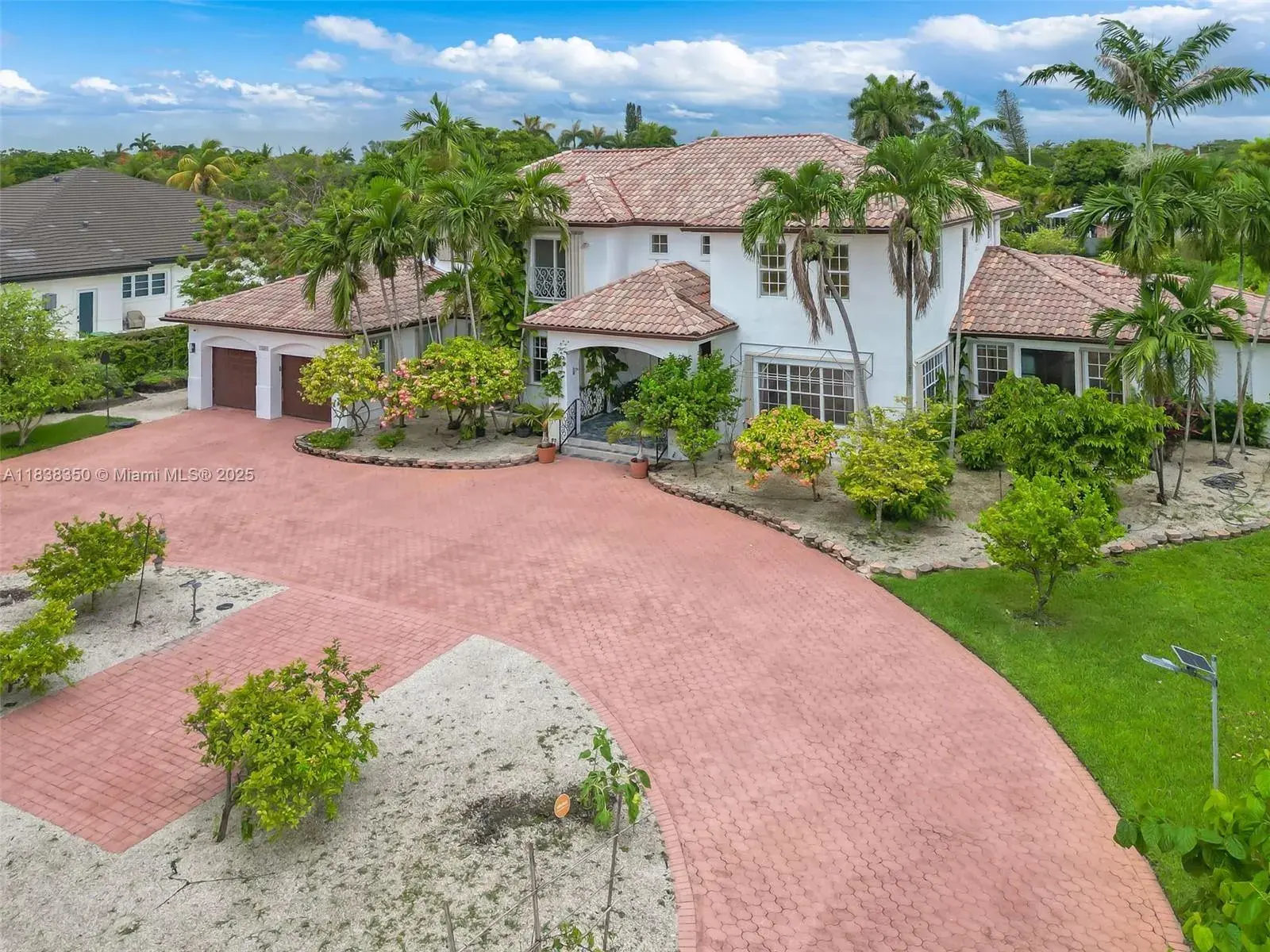 6 bedroom 5 bath Residential for sale at 10201 SW 62nd St, Miami FL 33173