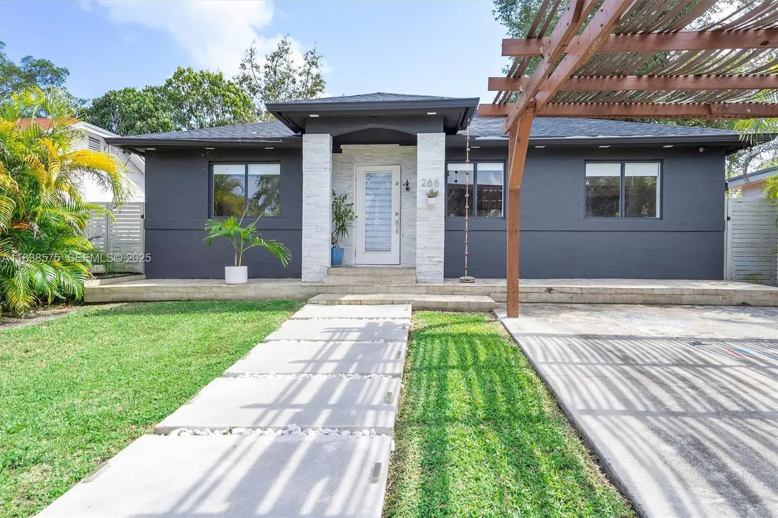 266 NE 117th St, Miami FL 33161