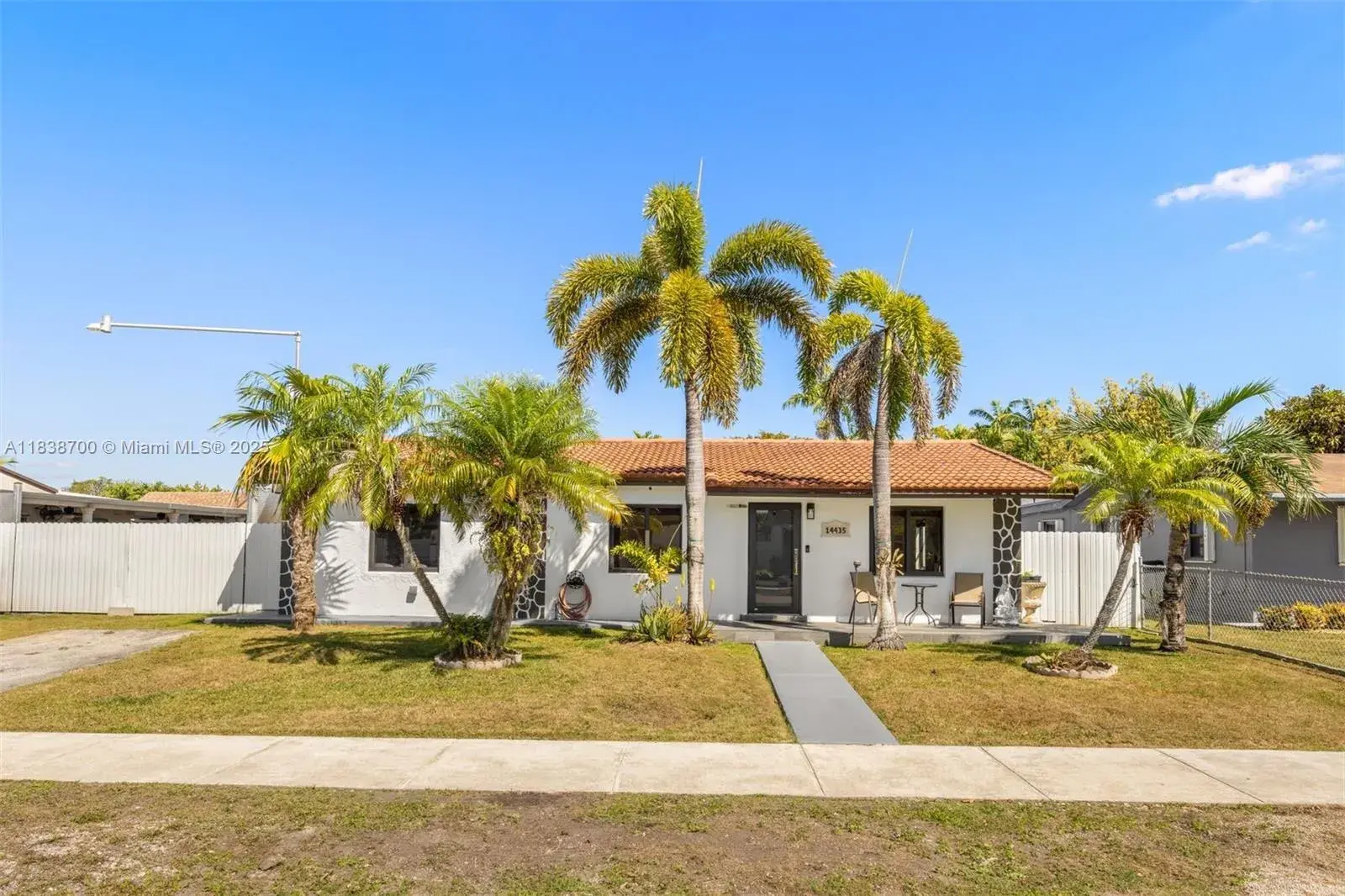 3 bedroom 2 bath Residential for sale at 14435 SW 293rd Ter, Homestead FL 33033