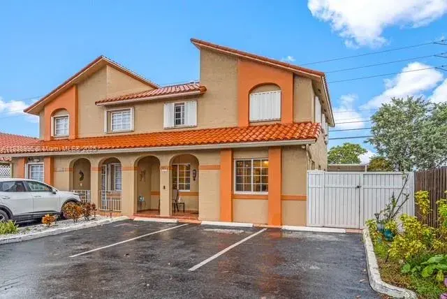 2385 W 69th St # B, Hialeah FL 33016
