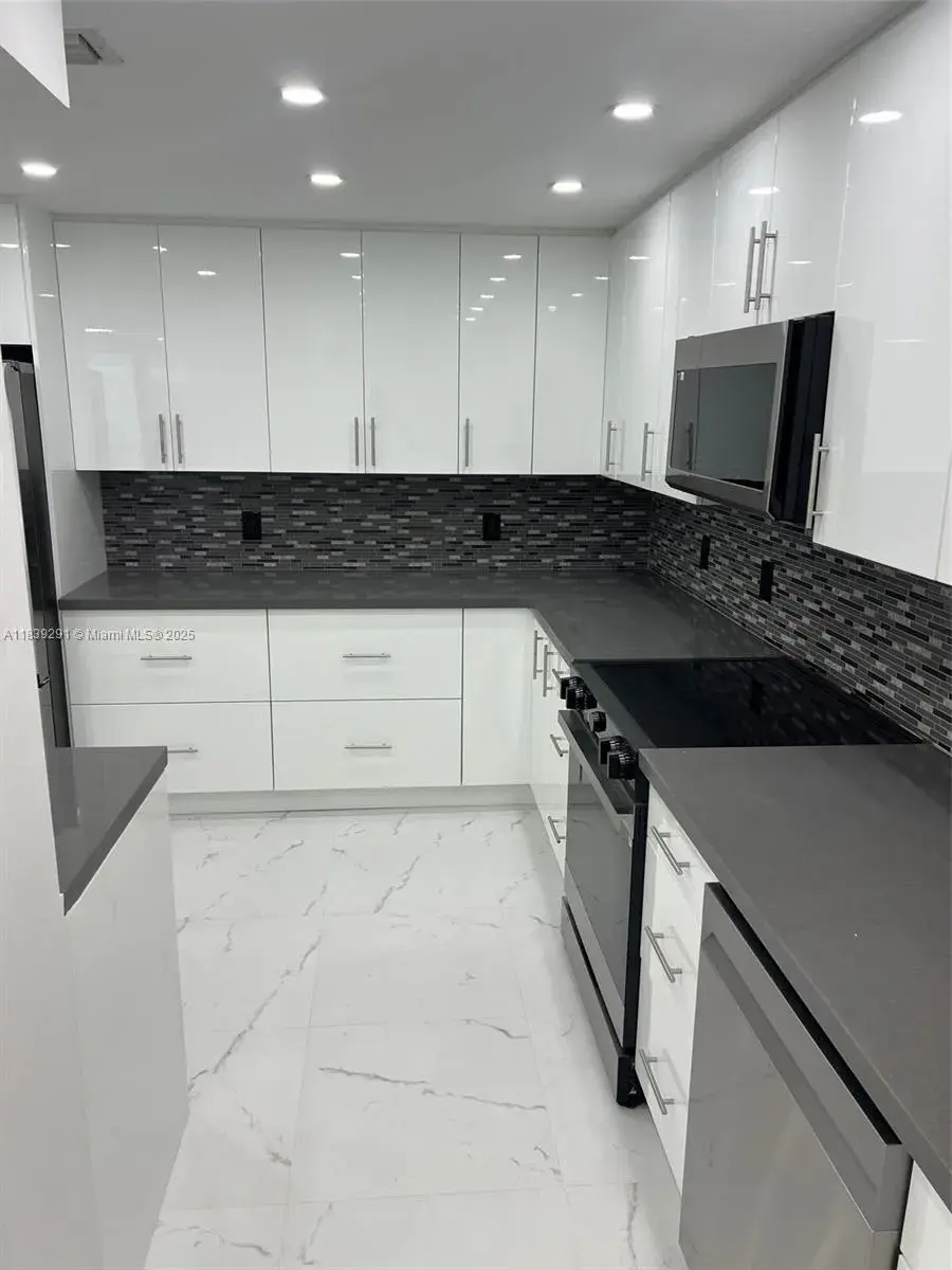 9801 Collins Ave, Bal Harbour FL 33154