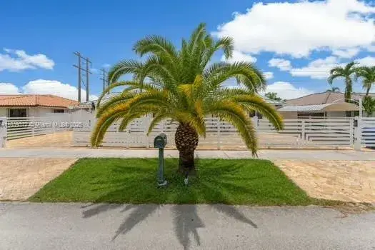 323 NW 136th Pl, Miami FL 33182