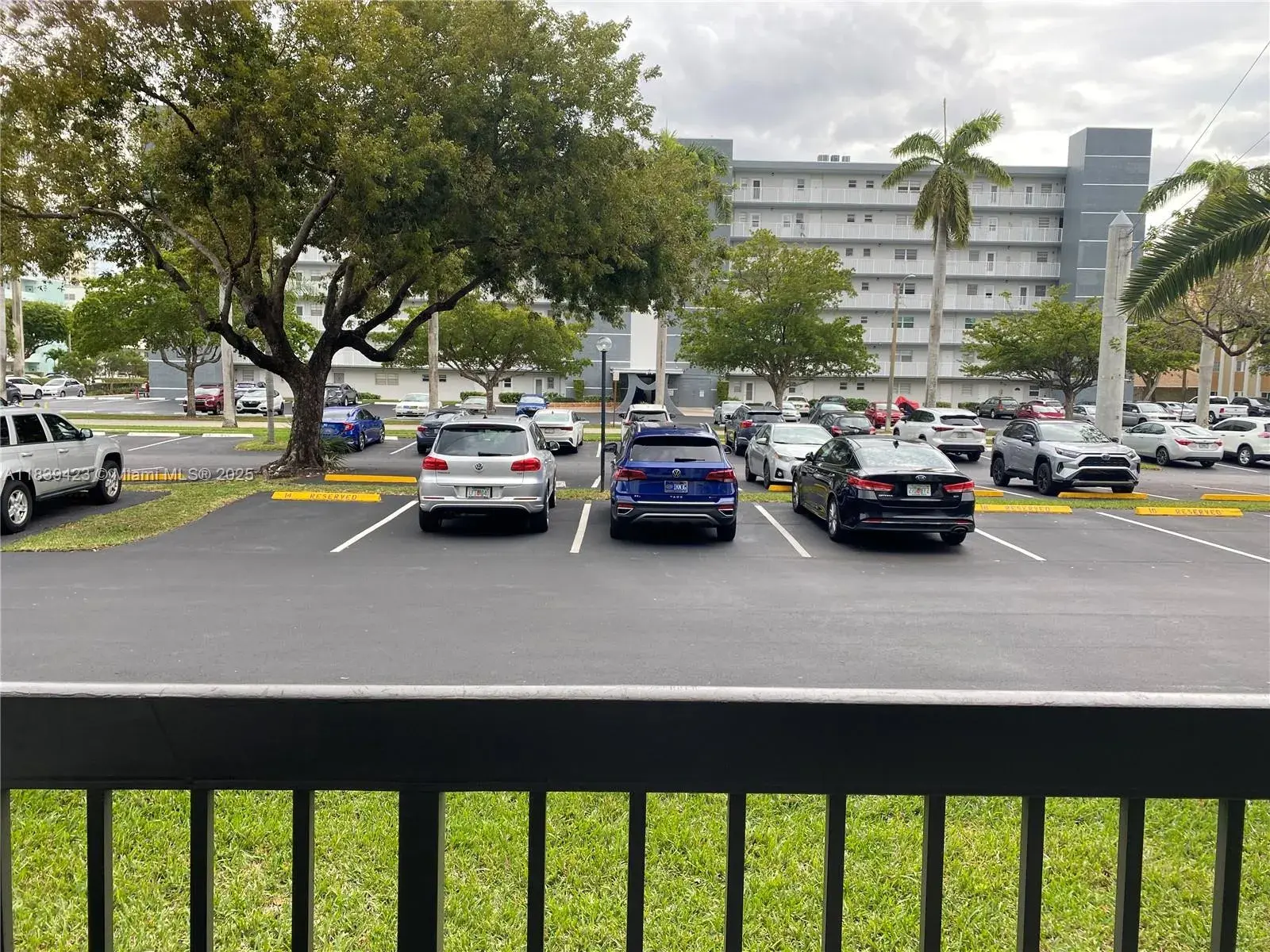 1301 Ne 7th St # 101, Hallandale Beach FL 33009