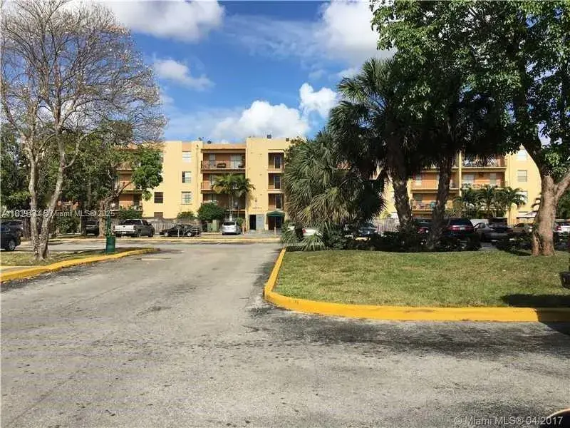 2 bedroom 2 bath Residential for sale at 5755 W 20 Ave # 206, Hialeah FL 33012