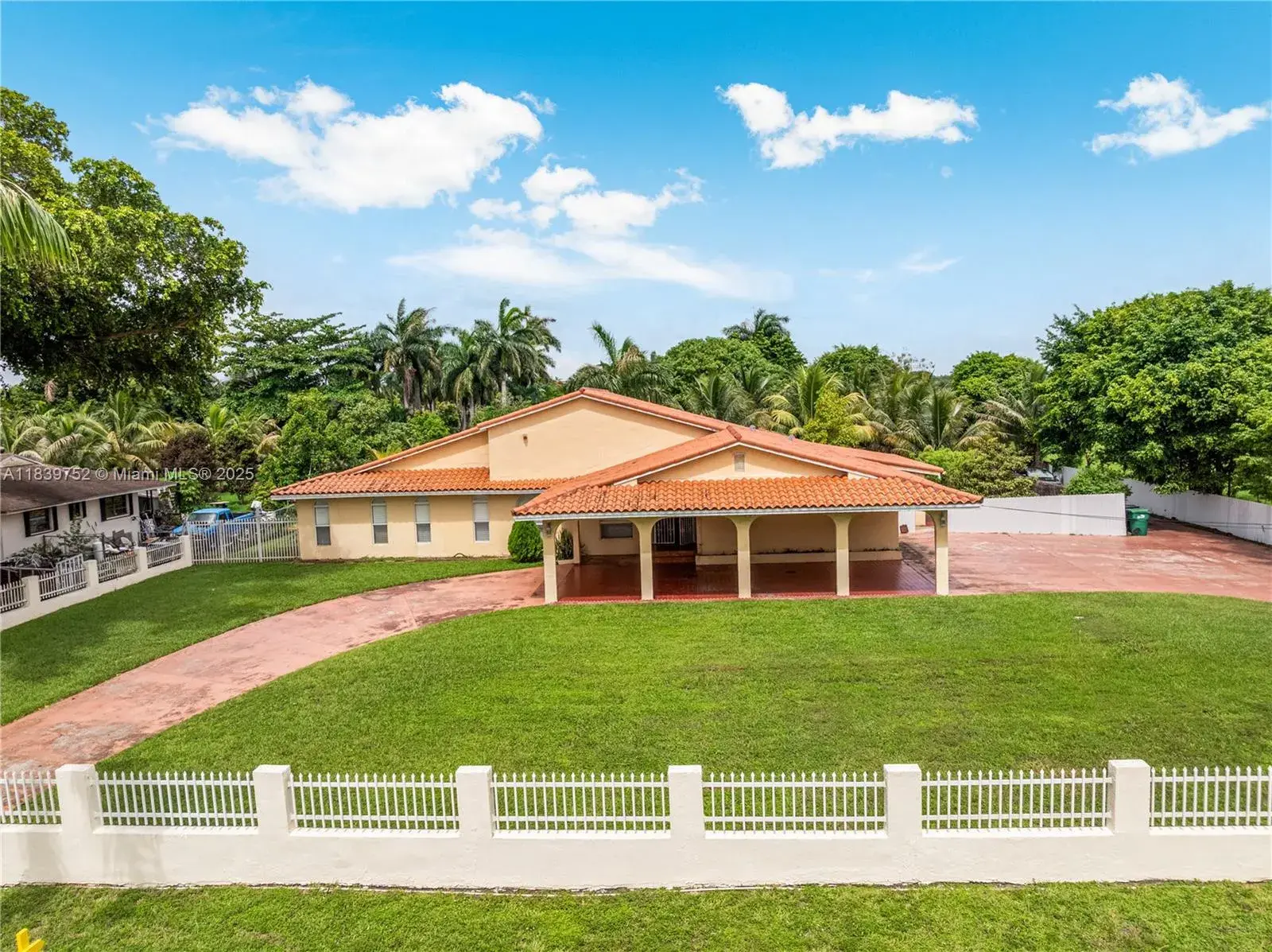 5 bedroom 4 bath Residential for sale at 400 NW 128th Ave, Miami FL 33182