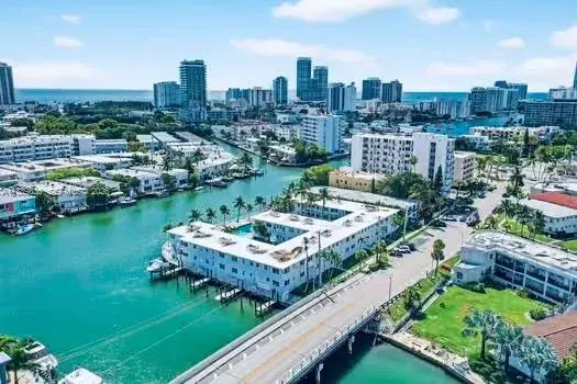 7207 Bay Dr # 25, Miami Beach FL 33141