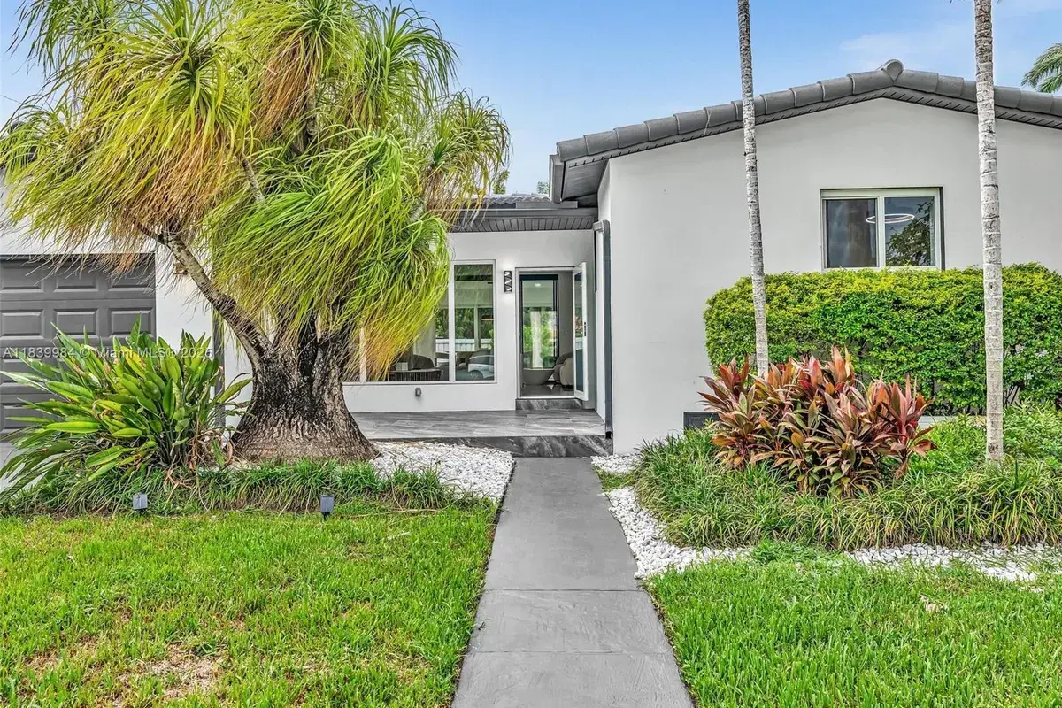 915 N 14th Ave, Hollywood FL 33020
