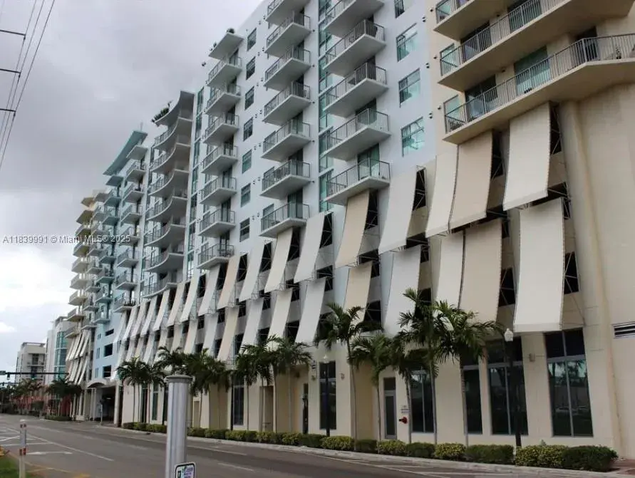 1 bedroom 1 bath Residential for sale at 140 S Dixie Hwy # 708, Hollywood FL 33020