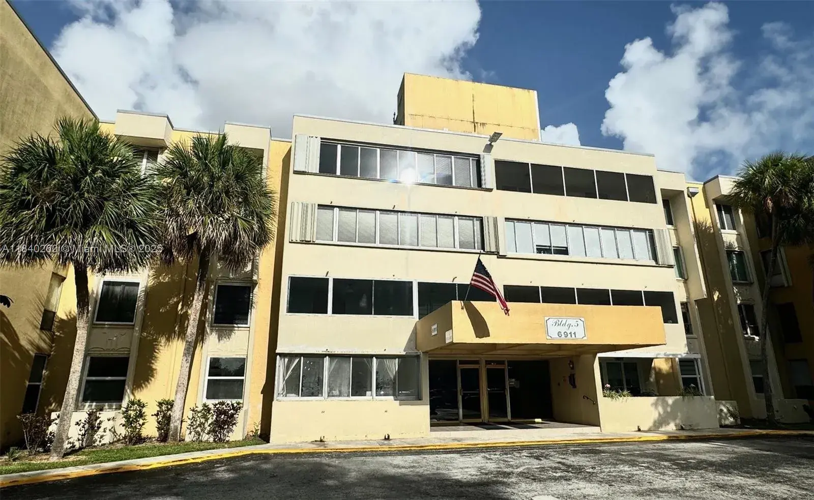 3 bedroom 2 bath Residential for sale at 6911 SW 147th Ave # 3C, Miami FL 33193